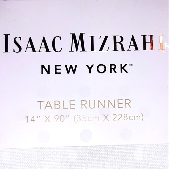 Bunny Butts in Flower Pots Table Runner NWT - Picture 3 of 9